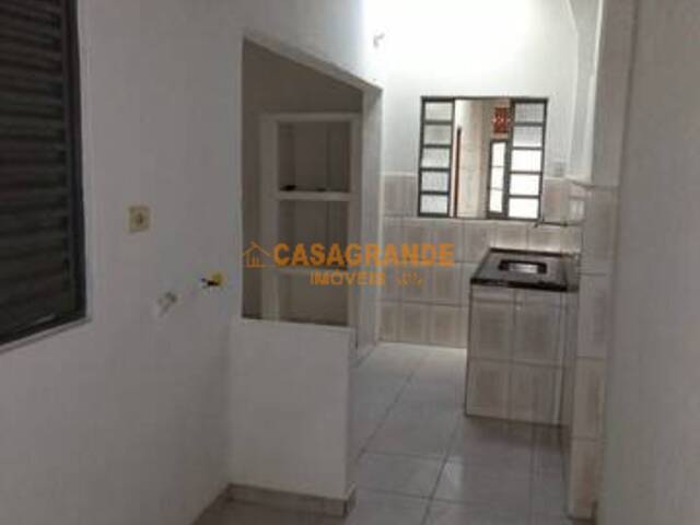 Casa para Venda em São José dos Campos - 4