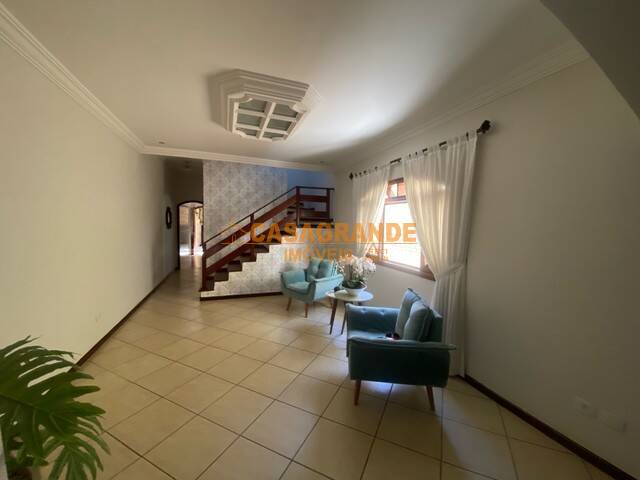 Casa para Venda em São José dos Campos - 3