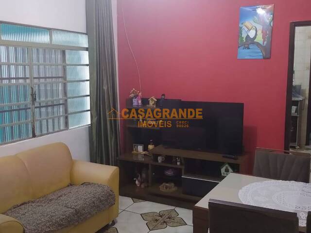 Casa para Venda em São José dos Campos - 4