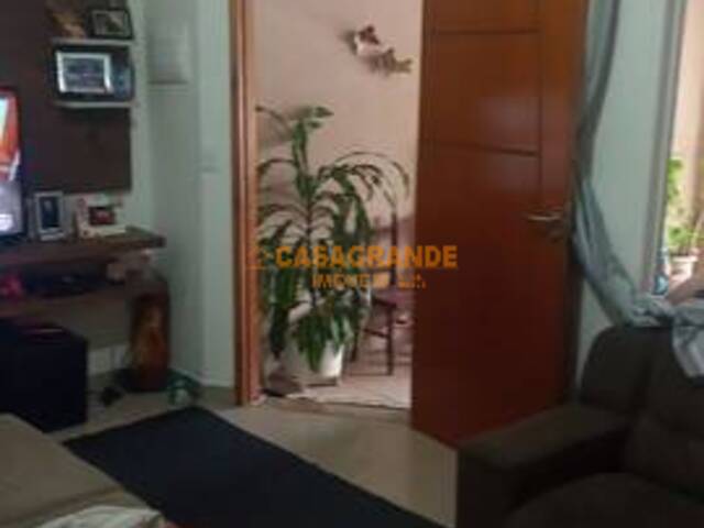 Casa para Venda em São José dos Campos - 2