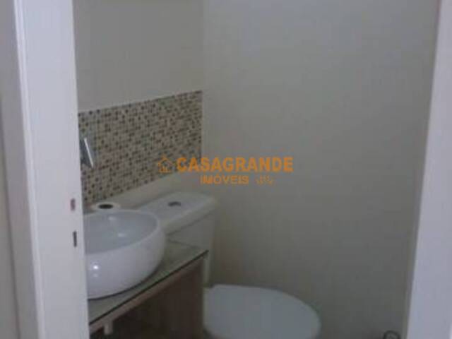 Casa para Venda em São José dos Campos - 4