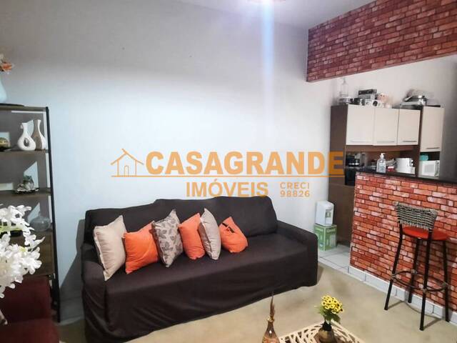 Casa para Venda em São José dos Campos - 3