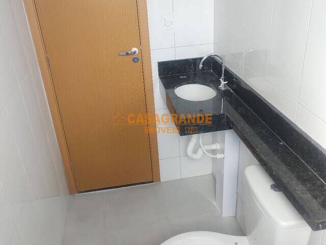 Apartamento para Venda em São José dos Campos - 3