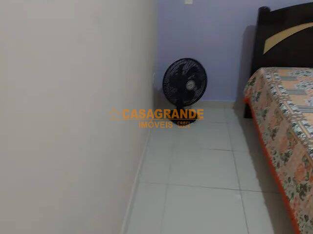 Casa para Venda em São José dos Campos - 2