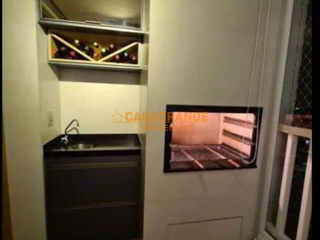 Apartamento para Venda em São José dos Campos - 2