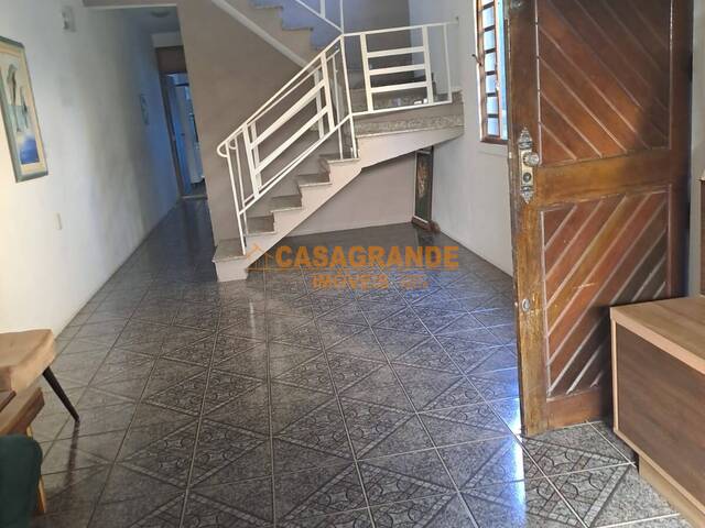 Casa para Venda em São José dos Campos - 4