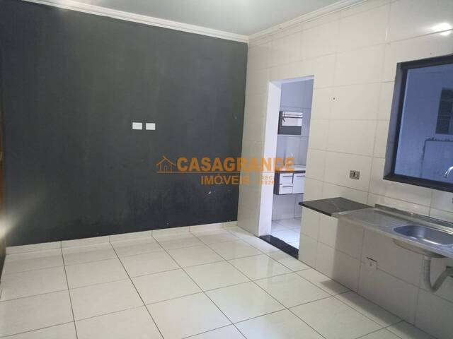 Casa para Venda em São José dos Campos - 2