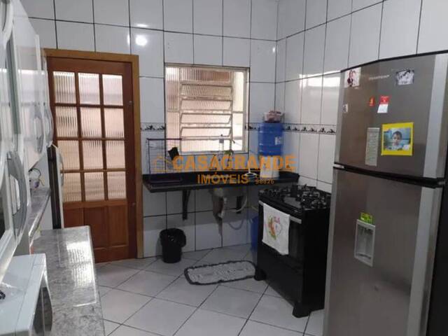 Casa para Venda em São José dos Campos - 4