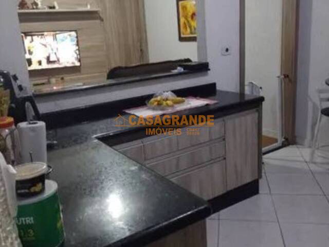 Casa para Venda em São José dos Campos - 2