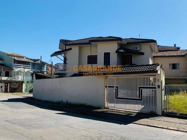 Casa para Venda em São José dos Campos - 4