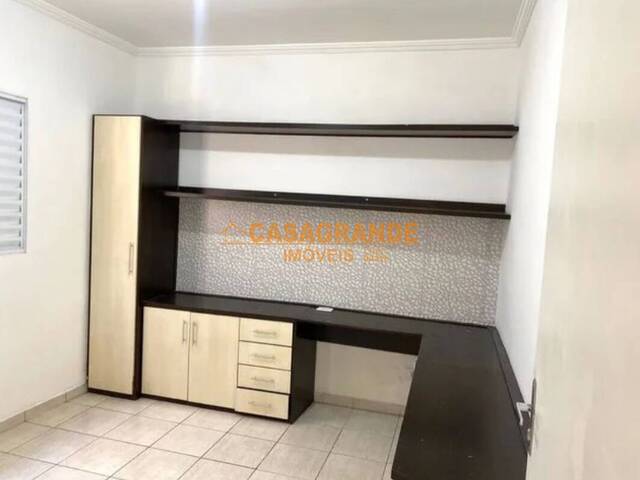 Casa para Venda em São José dos Campos - 3