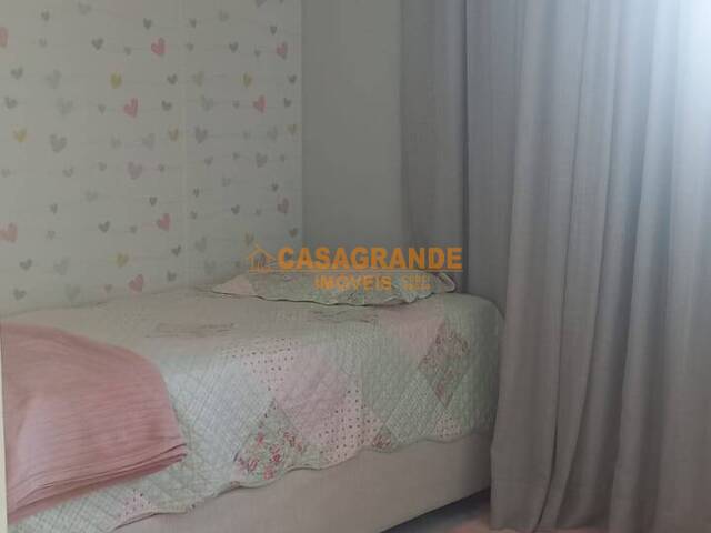 Casa para Venda em São José dos Campos - 4