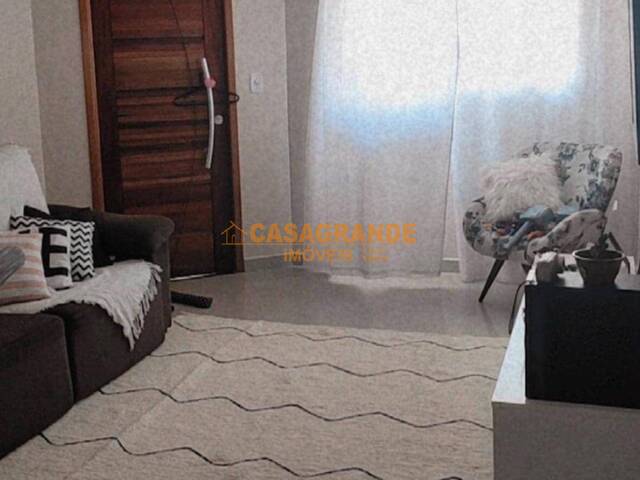 Casa para Venda em São José dos Campos - 2