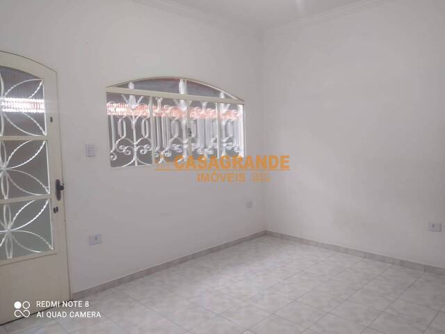 Casa para Venda em São José dos Campos - 4