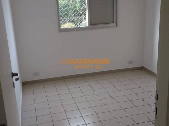 Apartamento para Venda em São José dos Campos - 2