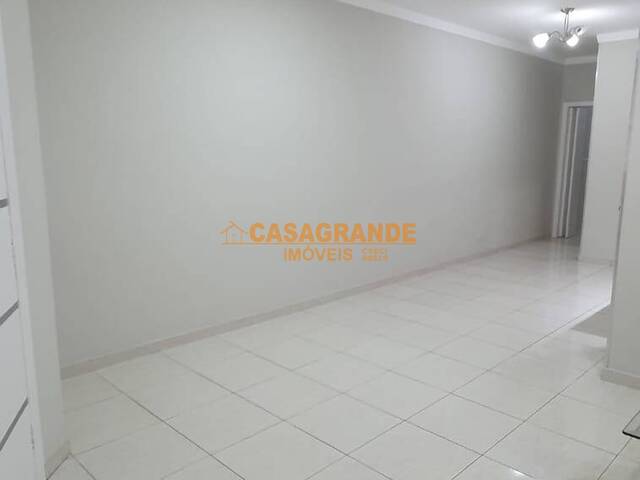 Casa para Venda em São José dos Campos - 3