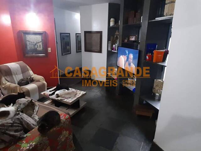 Casa para Venda em São José dos Campos - 4