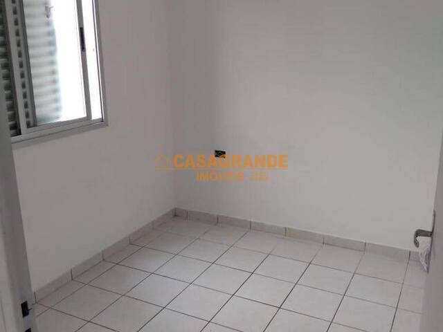 Apartamento para Venda em São José dos Campos - 2