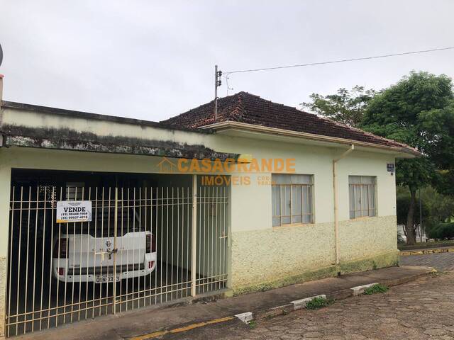 #7796 - Casa para Venda em Brasópolis - MG - 2