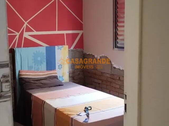 Casa para Venda em São José dos Campos - 3