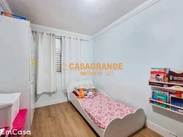 Apartamento para Venda em São José dos Campos - 3