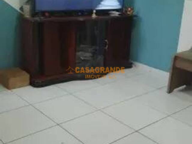 Casa para Venda em São José dos Campos - 5