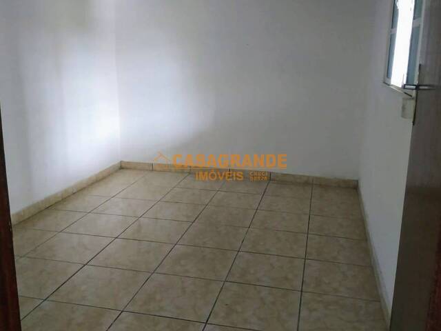 Casa para Venda em São José dos Campos - 4