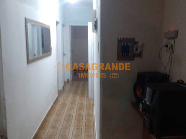 Casa para Venda em São José dos Campos - 4