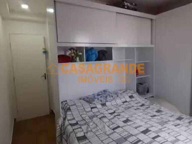 Apartamento para Venda em São José dos Campos - 3