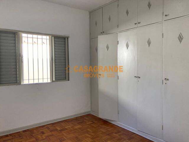 Casa para Venda em São José dos Campos - 4