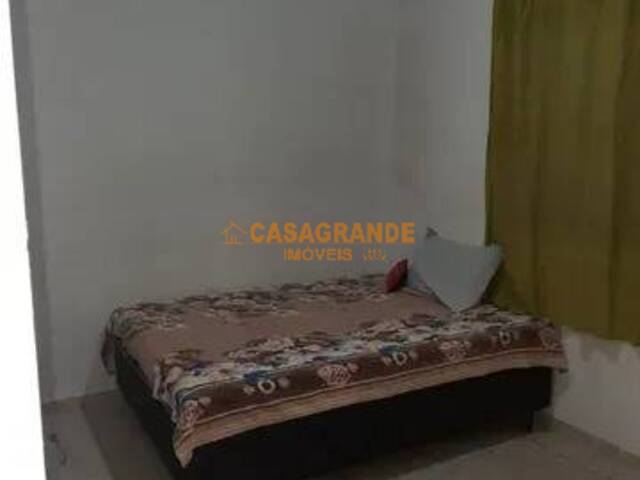 Casa para Venda em São José dos Campos - 3