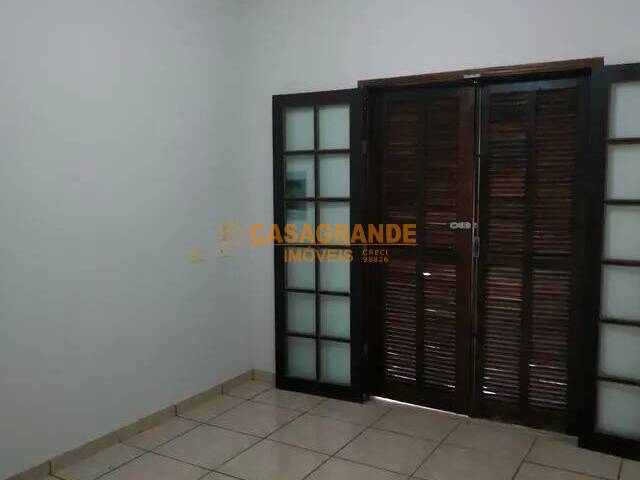 Casa para Venda em São José dos Campos - 2