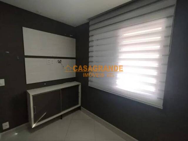 Apartamento para Venda em São José dos Campos - 3