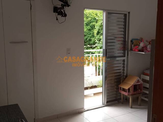 Casa para Venda em São José dos Campos - 3