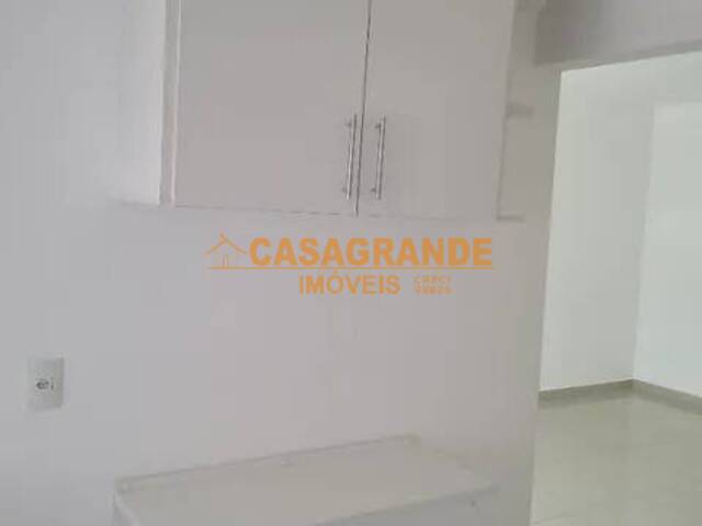 Apartamento para Venda em São José dos Campos - 4