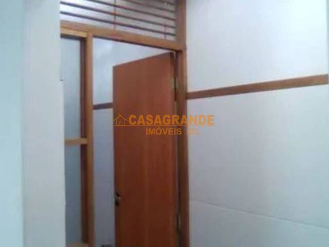 Casa para Venda em São José dos Campos - 3