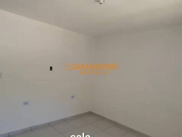 Casa para Venda em São José dos Campos - 3