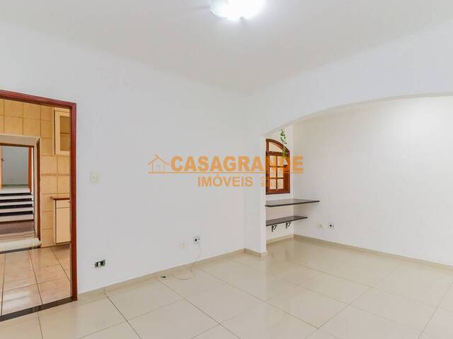 Casa para Venda em São José dos Campos - 3