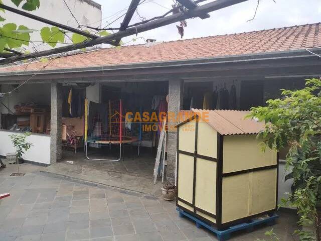 Casa para Venda em São José dos Campos - 3