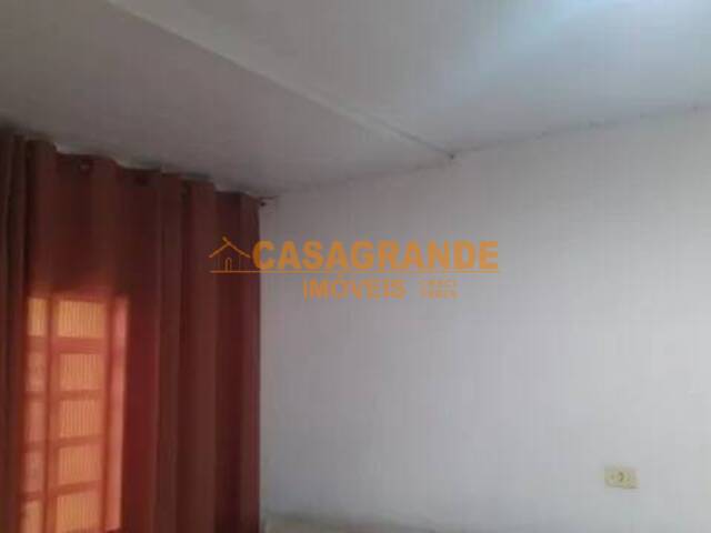 Casa para Venda em São José dos Campos - 5