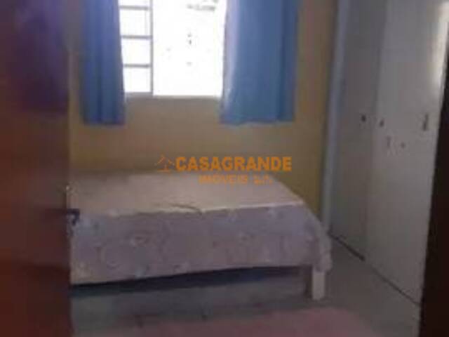 Casa para Venda em São José dos Campos - 3