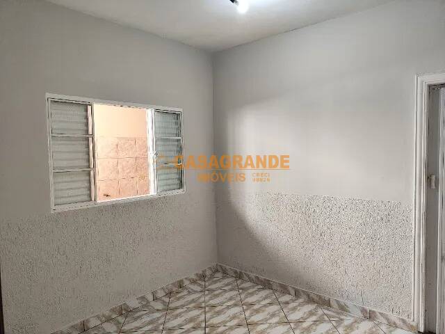 Casa para Venda em São José dos Campos - 4