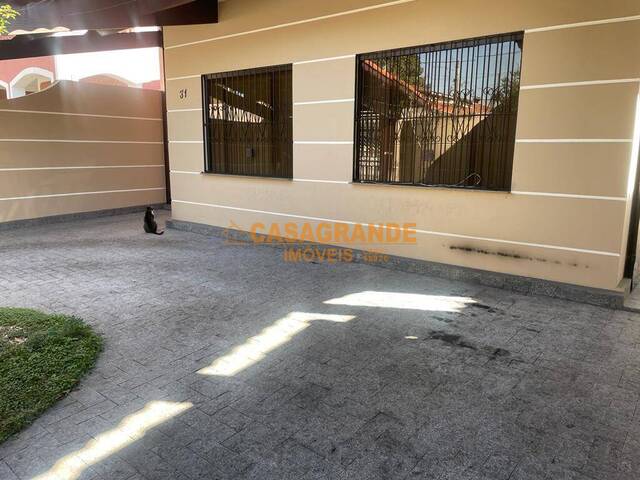 Casa para Venda em São José dos Campos - 4