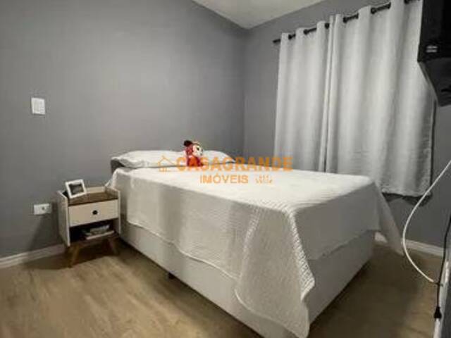 Apartamento para Venda em São José dos Campos - 5