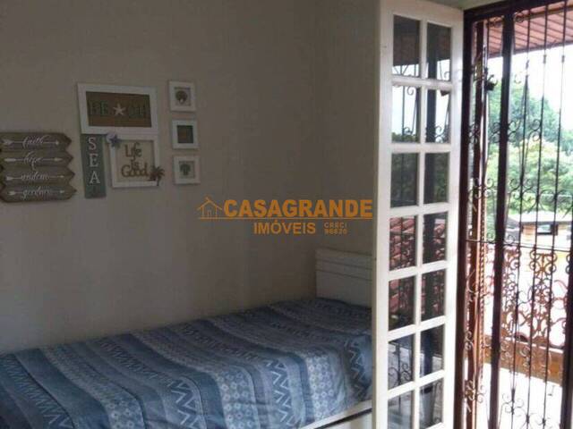 Casa para Venda em São José dos Campos - 4