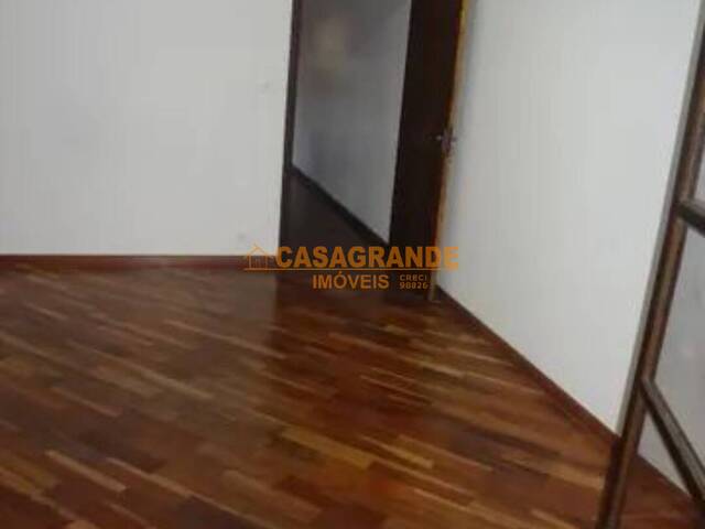 Casa para Venda em São José dos Campos - 2