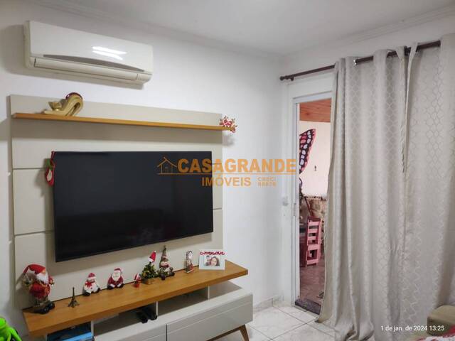 Casa para Venda em São José dos Campos - 5