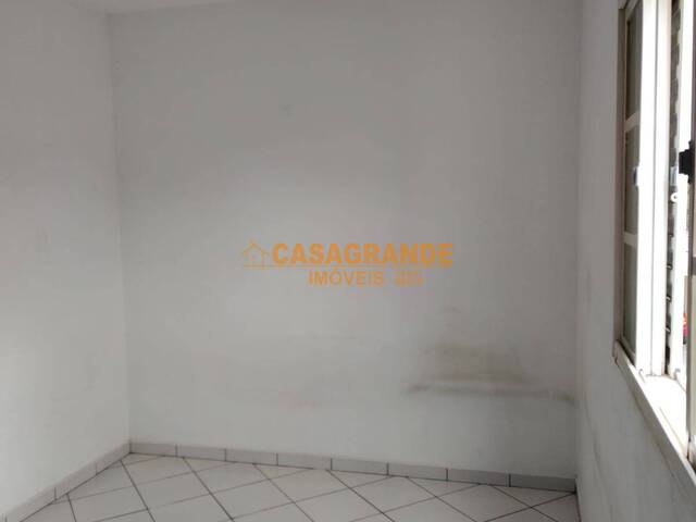 Casa para Venda em São José dos Campos - 4