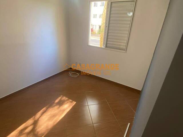 Apartamento para Venda em São José dos Campos - 2