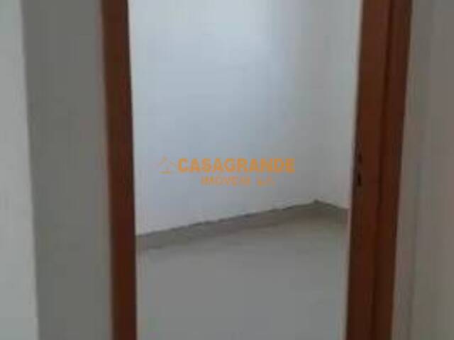 Apartamento para Venda em São José dos Campos - 2